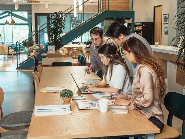 How Can Innovative Practices Transform the Landscape of UK Business Management?